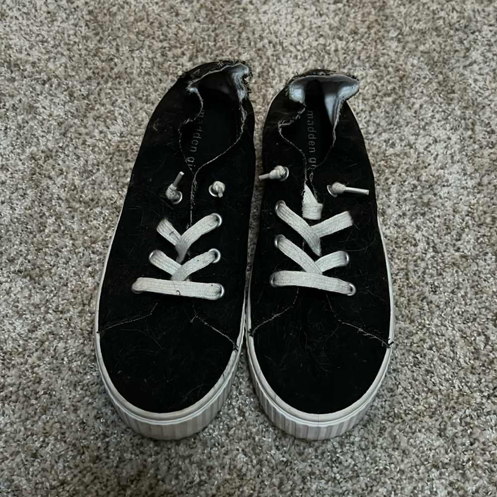 Size 9 Slip On Sneaker